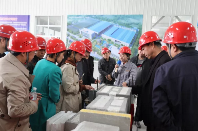 银马为客户提供的设备获得陕西省墙改办专家组的一致好评 银马为客户提供的设备获得陕西省墙改办专家组的一致好评