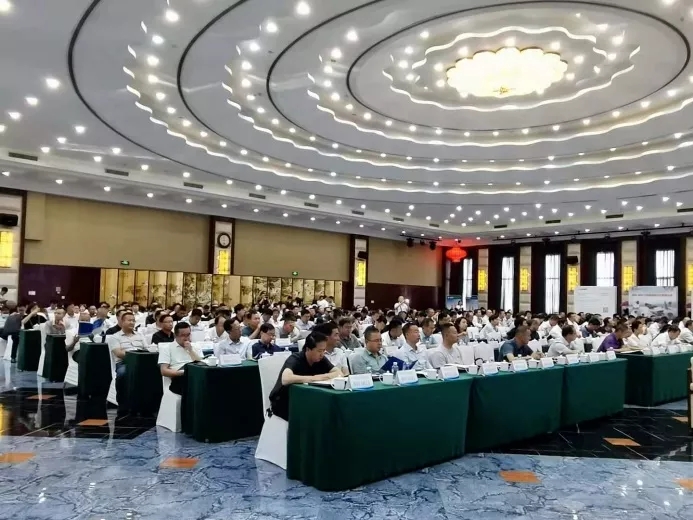 县域矿业绿色高质量发展百人论坛在陕西榆林闭幕 院士专家共话矿区生态修复治理 县域矿业绿色高质量发展百人论坛在陕西榆林闭幕 院士专家共话矿区生态修复治理